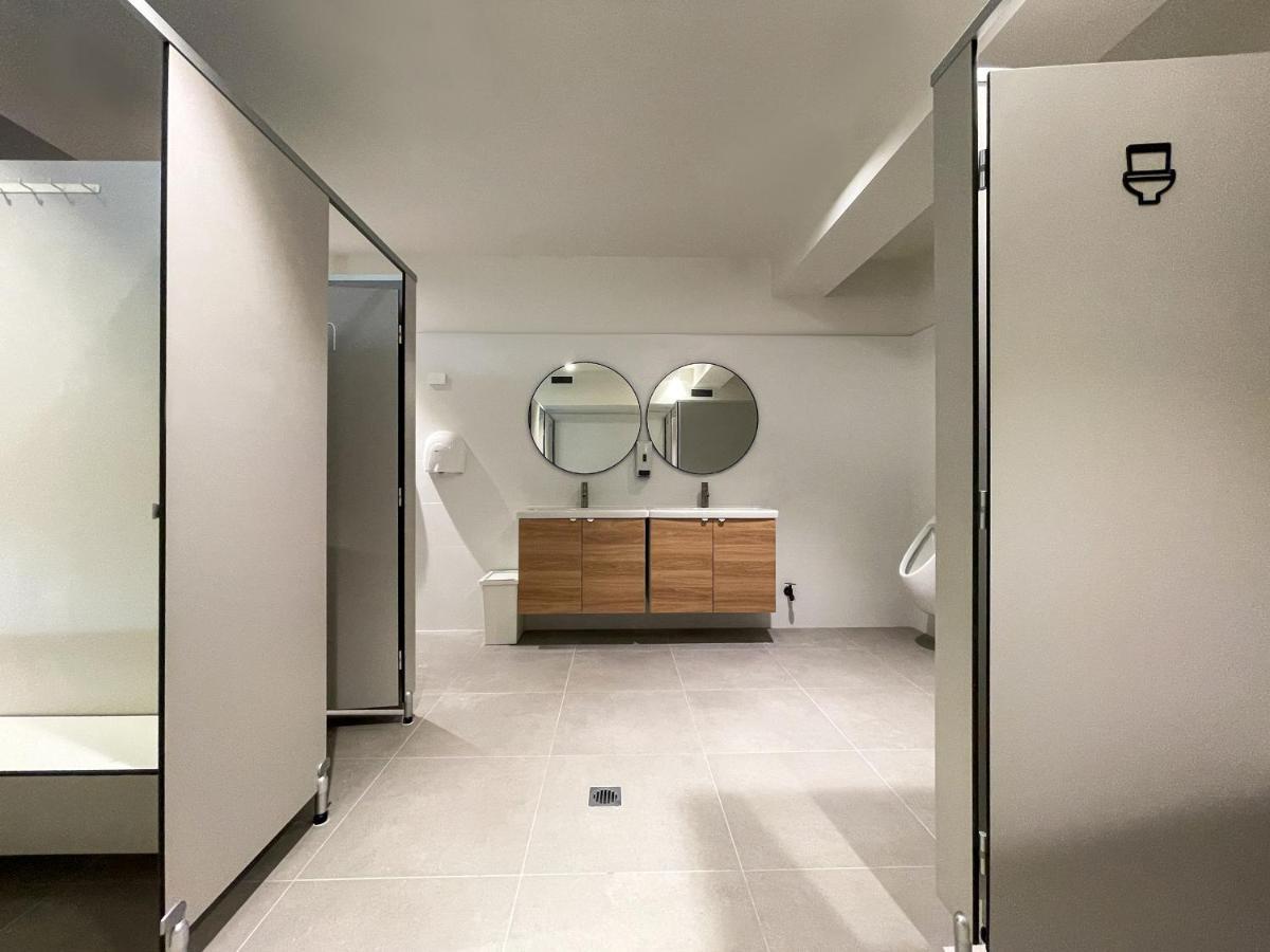 Airone Capsule Hotel Hobart Exterior foto